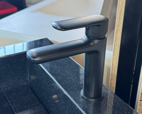 Змішувач для умивальника ''Volle FIESTA''