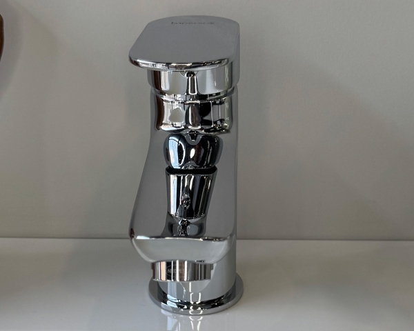 Змішувач для умивальника ''Laska''